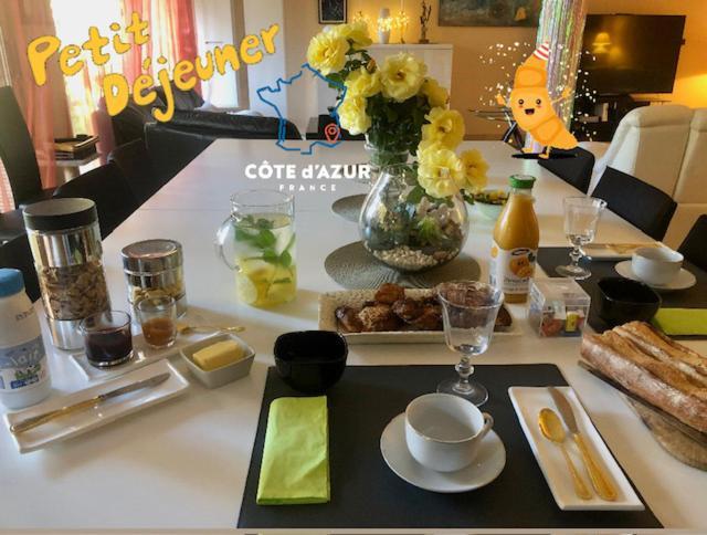 Appartamento Sérénity Chambre d'hôte au calme Des Maîtres Tibétains y ont sejourné 15 mn des plages Mougins Esterno foto